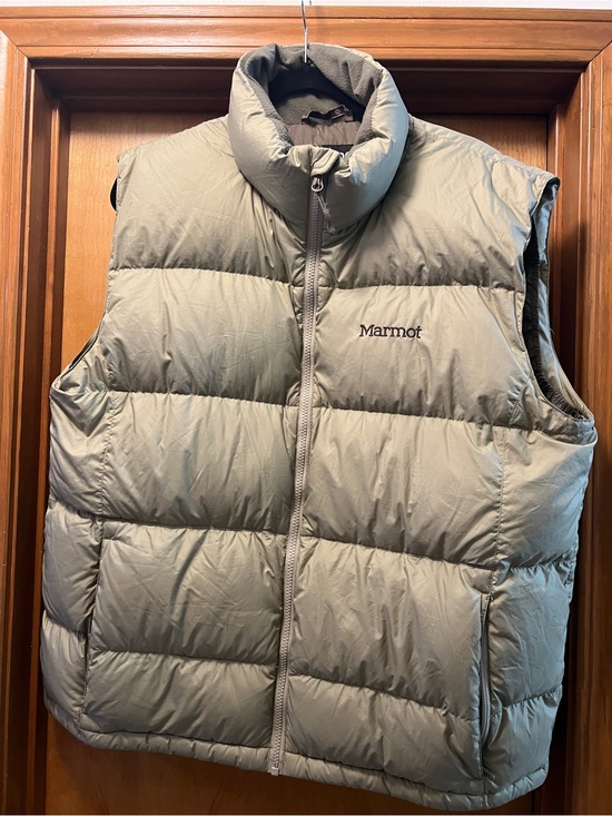 Marmot Other - Marmot Men's Light Sage Green Quilted Down Vest